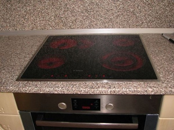 http://remont-kuxni.ru/wp-content/uploads/2011/11/podklyucheni-elektroplity-111.jpg