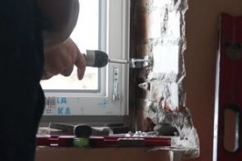 Установка пластикового окна на кухне