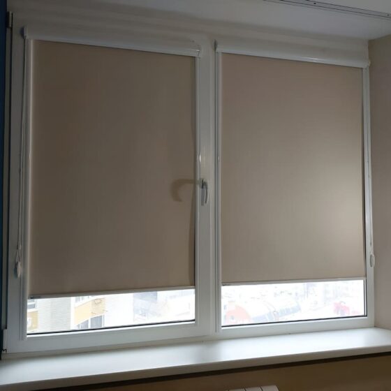 закрытые рулонные шторы